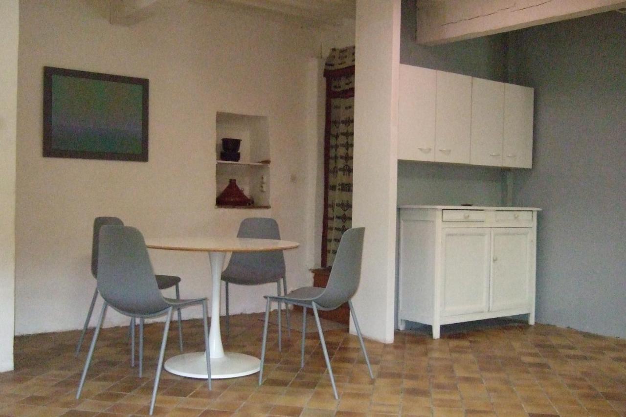 Une Maison Dans Le Village Ribiers Eksteriør bilde