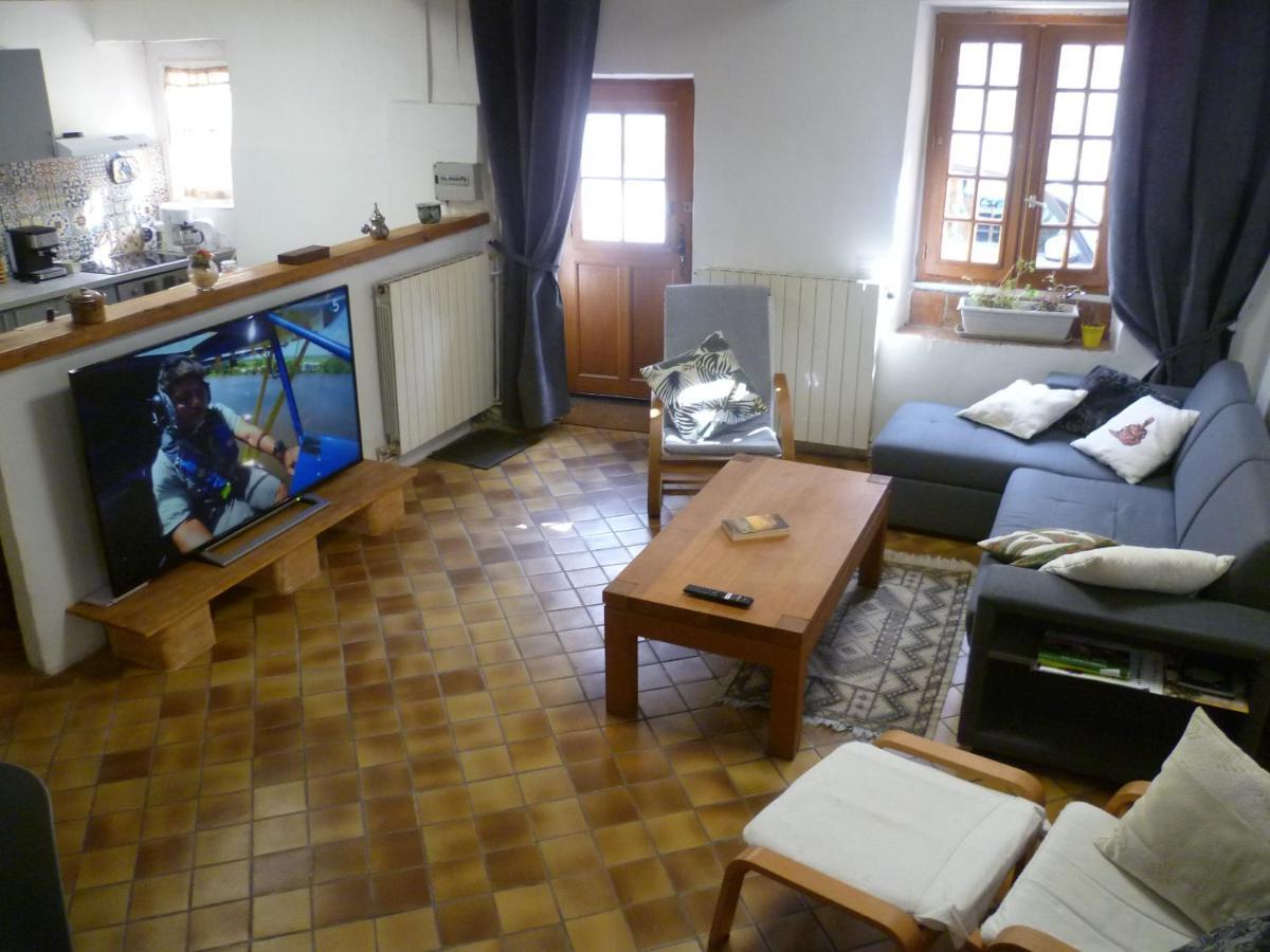 Une Maison Dans Le Village Ribiers Eksteriør bilde