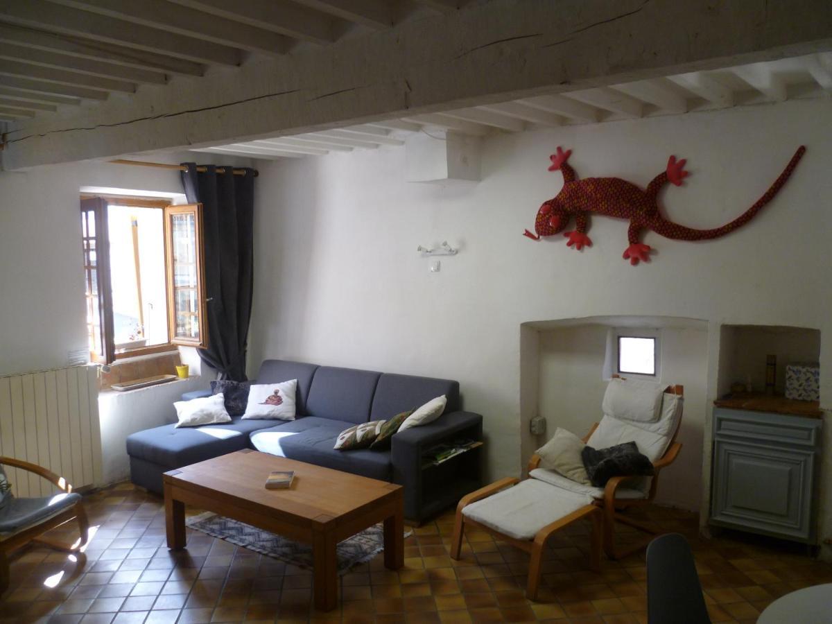 Une Maison Dans Le Village Ribiers Eksteriør bilde